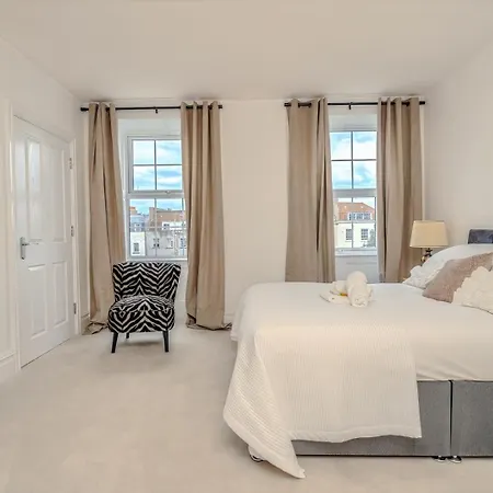 Elegant Clifton Village Apartment