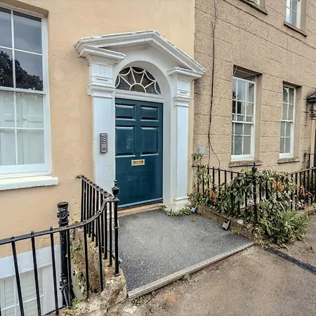 Elegant Clifton Village *